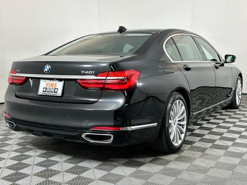 2017 BMW 740 xDrive