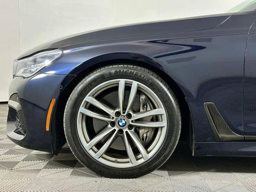Carbon Black Metallic 2018 BMW 750 i xDrive