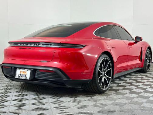 2024 Porsche Taycan 4S