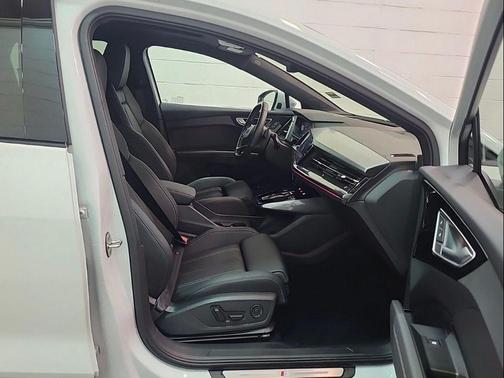 2024 Audi Q4 e-tron Sportback Prestige 55 quattro