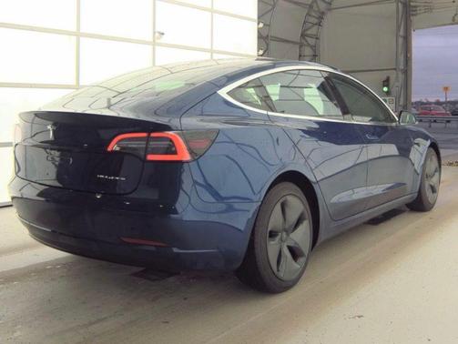 Deep Blue Metallic 2018 Tesla Model 3 Long Range