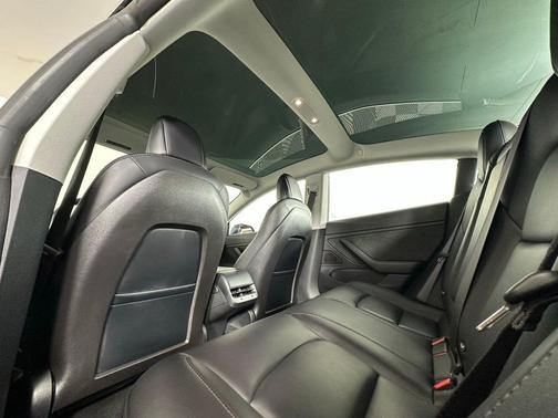 Deep Blue Metallic 2018 Tesla Model 3 Long Range