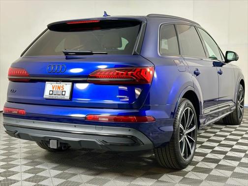 2023 Audi Q7 55 Premium Plus