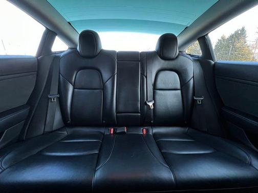 2022 Tesla Model 3 Standard Range