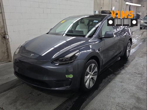 2022 Tesla Model Y Long Range Dual Motor All-Wheel Drive