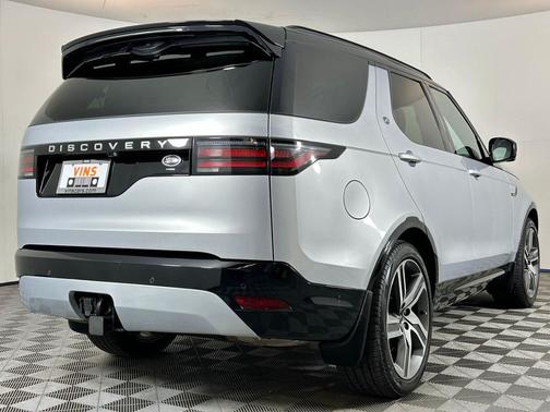 2023 Land Rover Discovery P360 Metropolitan Edition