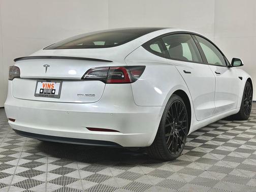 Pearl White Multi-Coat 2021 Tesla Model 3 Performance