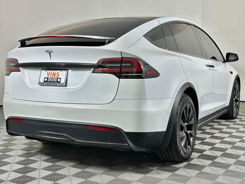 2022 Tesla Model X Dual Motor All-Wheel Drive