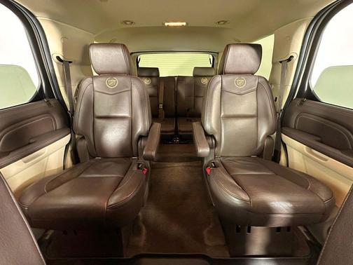 2014 Cadillac Escalade Platinum Edition