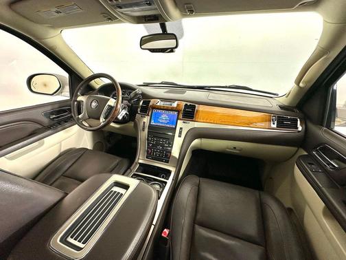 2014 Cadillac Escalade Platinum Edition