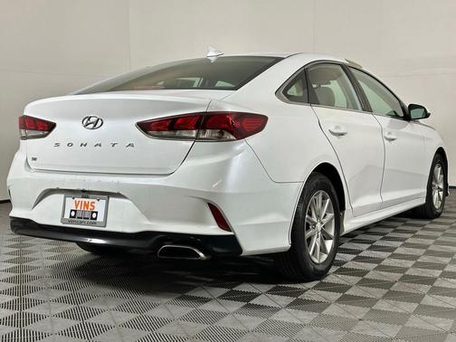 2018 Hyundai SONATA SE
