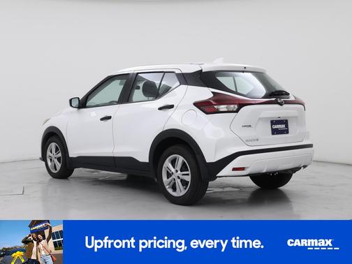 White 2024 Nissan Kicks S