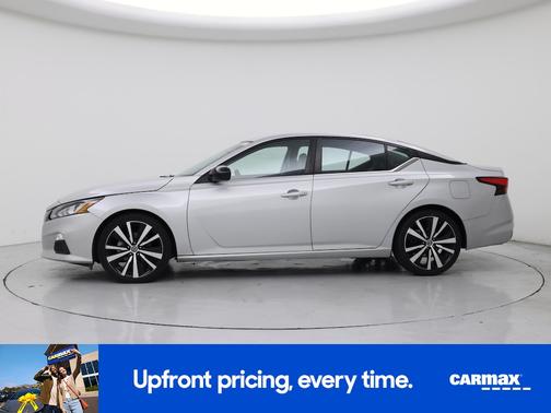 Silver 2022 Nissan Altima SR