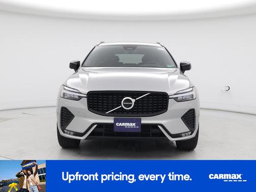 2022 Volvo XC60 B6 R-Design