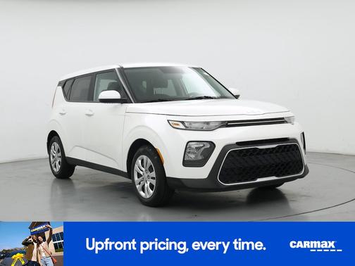 White 2022 Kia Soul EX
