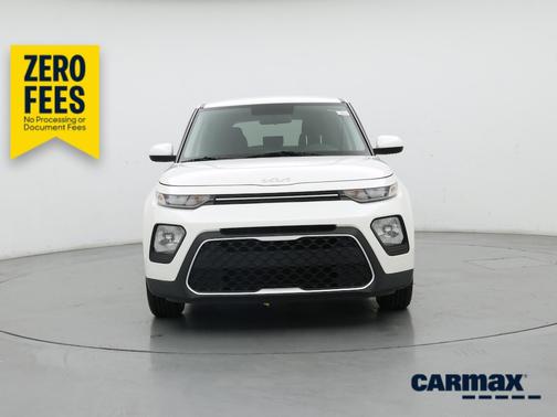 White 2022 Kia Soul EX