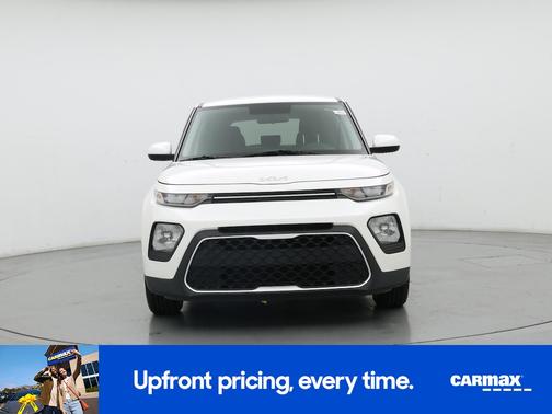 White 2022 Kia Soul EX