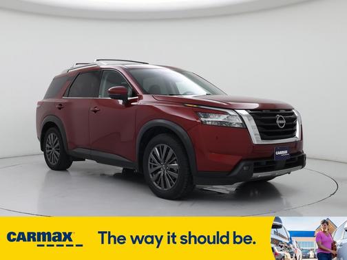 2022 Nissan Pathfinder SL