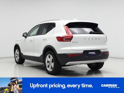 2021 Volvo XC40 T4 Momentum