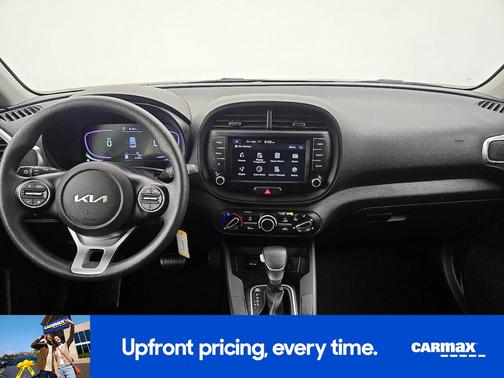 Gray 2024 Kia Soul LX