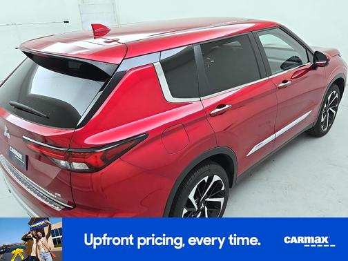Red 2024 Mitsubishi Outlander SE