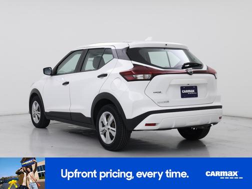 White 2022 Nissan Kicks S