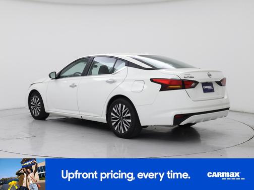 White 2025 Nissan Altima SV