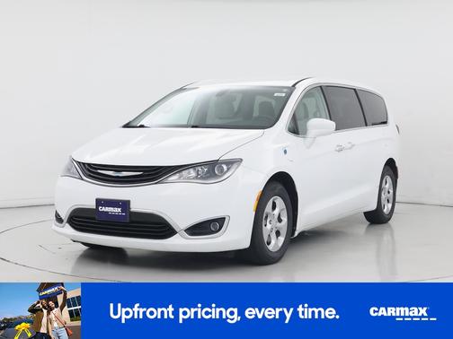 2017 Chrysler Pacifica Hybrid Touring