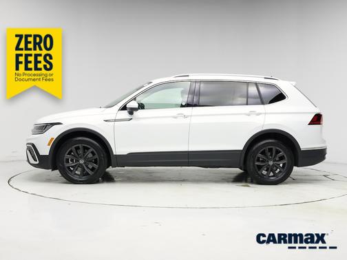 White 2024 Volkswagen Tiguan SE