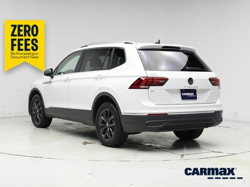 White 2024 Volkswagen Tiguan SE