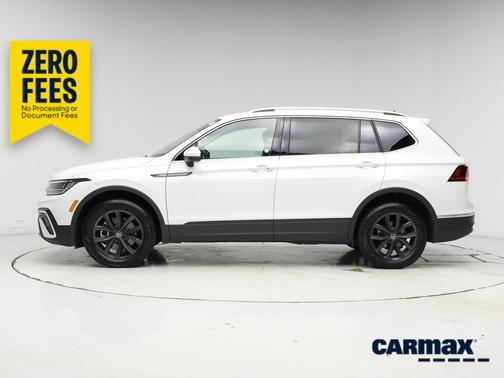 White 2024 Volkswagen Tiguan SE