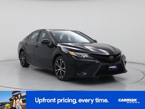 Black 2019 Toyota Camry SE