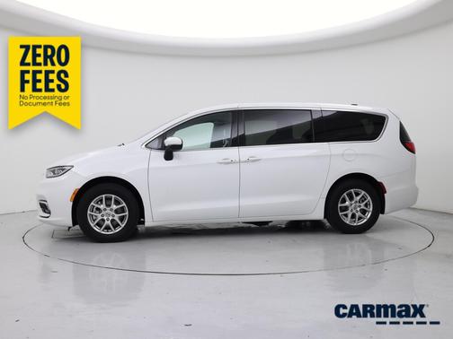 White 2023 Chrysler Pacifica Touring