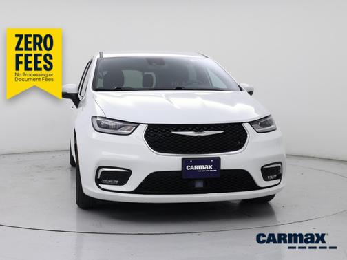 White 2023 Chrysler Pacifica Touring