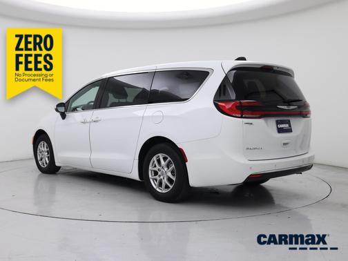White 2023 Chrysler Pacifica Touring
