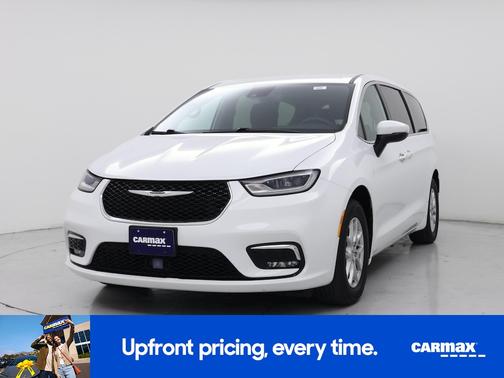 White 2023 Chrysler Pacifica Touring