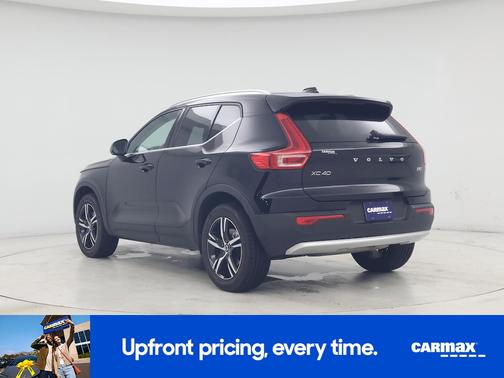 2025 Volvo XC40 B5 Core Bright Theme