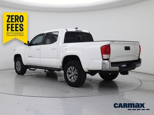 White 2017 Toyota Tacoma SR5