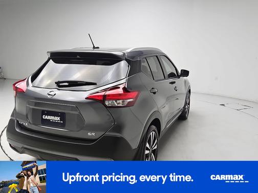 2019 Nissan Kicks SR