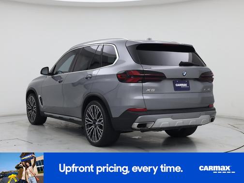 Gray 2024 BMW X5 sDrive40i