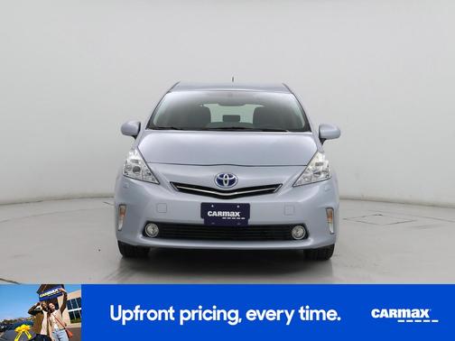 2014 Toyota Prius v Five