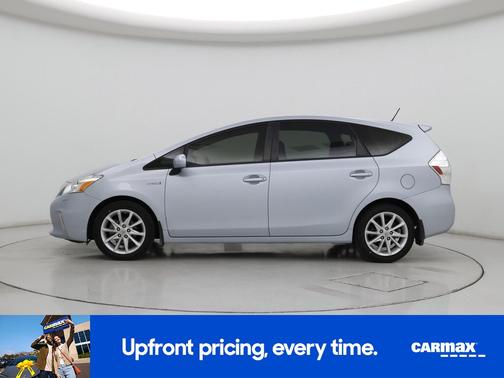 2014 Toyota Prius v Five