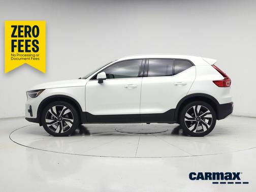 White 2024 Volvo XC40 B5 Plus Bright Theme