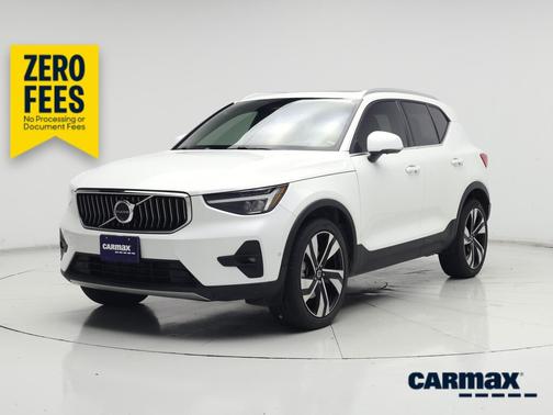 White 2024 Volvo XC40 B5 Plus Bright Theme