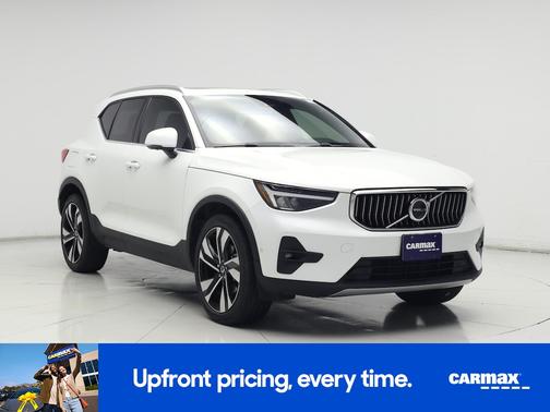 White 2024 Volvo XC40 B5 Plus Bright Theme