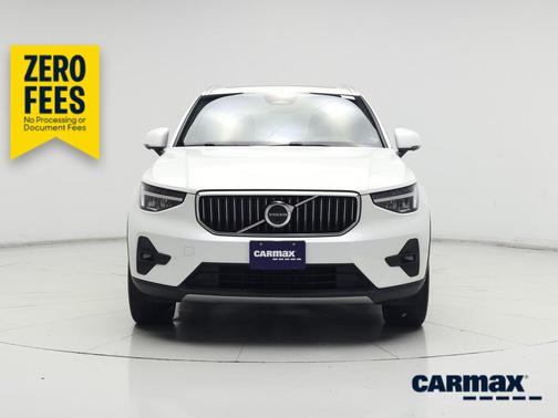 White 2024 Volvo XC40 B5 Plus Bright Theme