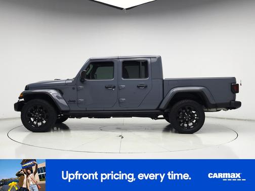 Gray 2025 Jeep Gladiator Nighthawk