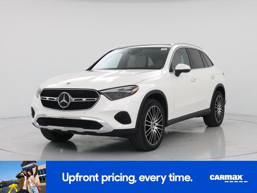 White 2023 Mercedes-Benz GLC 300