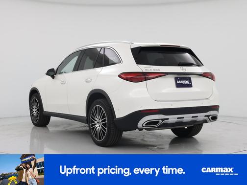 White 2023 Mercedes-Benz GLC 300
