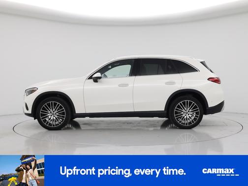 White 2023 Mercedes-Benz GLC 300